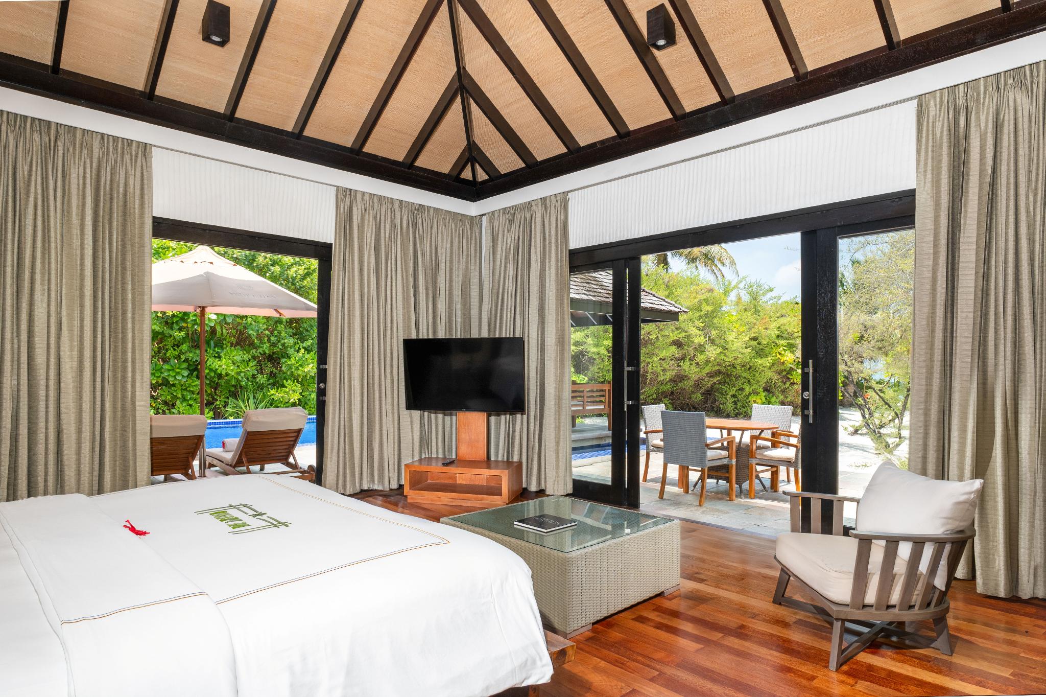 Sunset, Beach, Residence, King Bed, with Pool