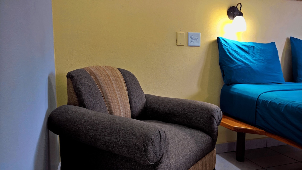 Maya Bella Downtown Hotel 30/50