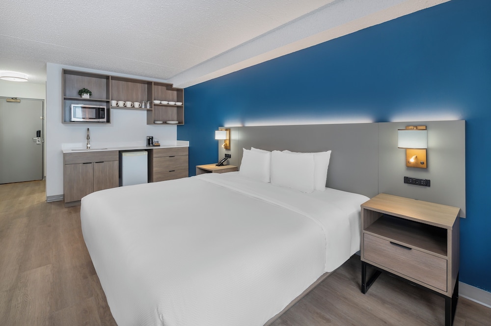 Upgrade, Suite, King Bed