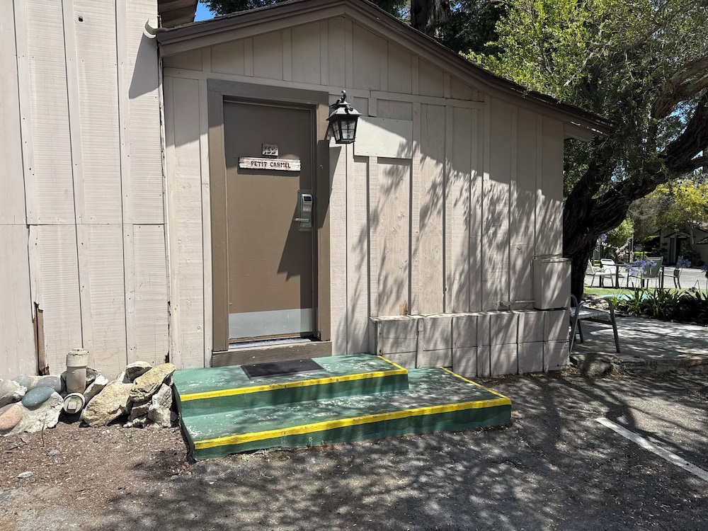 Carmel Resort Inn 42/72
