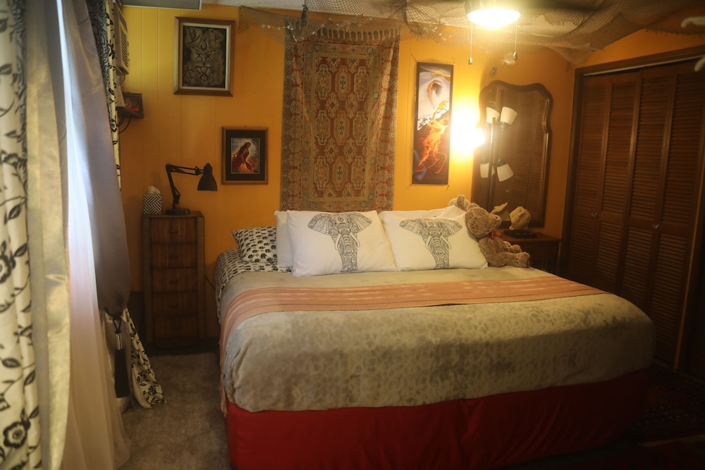 Ma'ukele Lodge 3/50