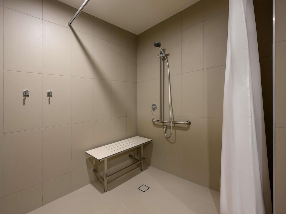 Ibis Melbourne Central 67/68