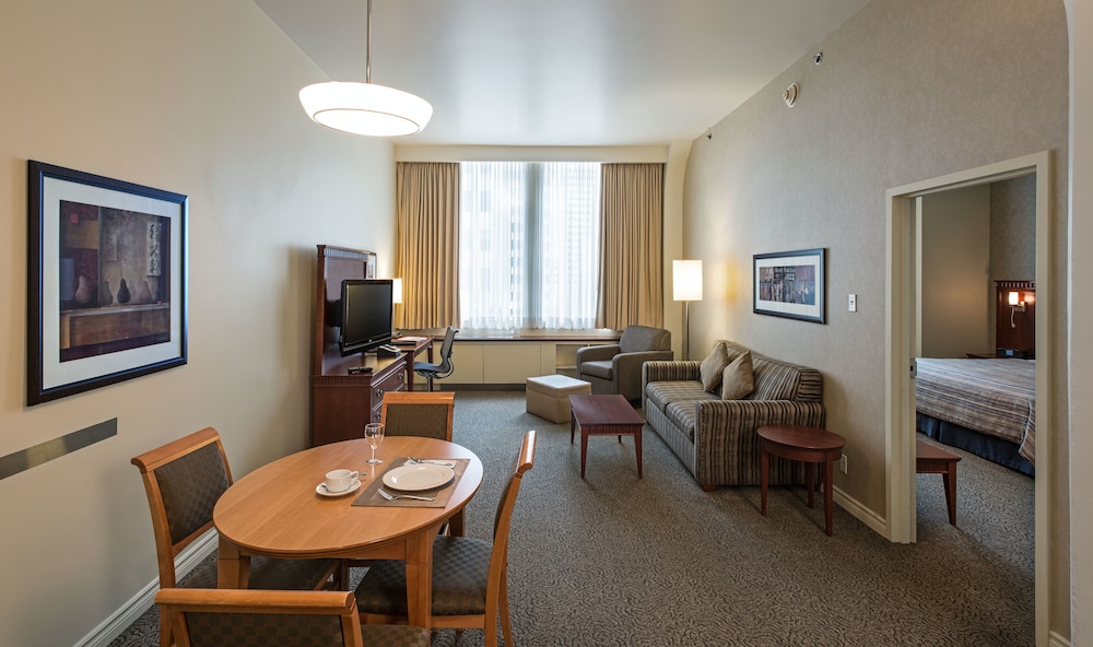 Le Square Phillips Hotel And Suites 24/45