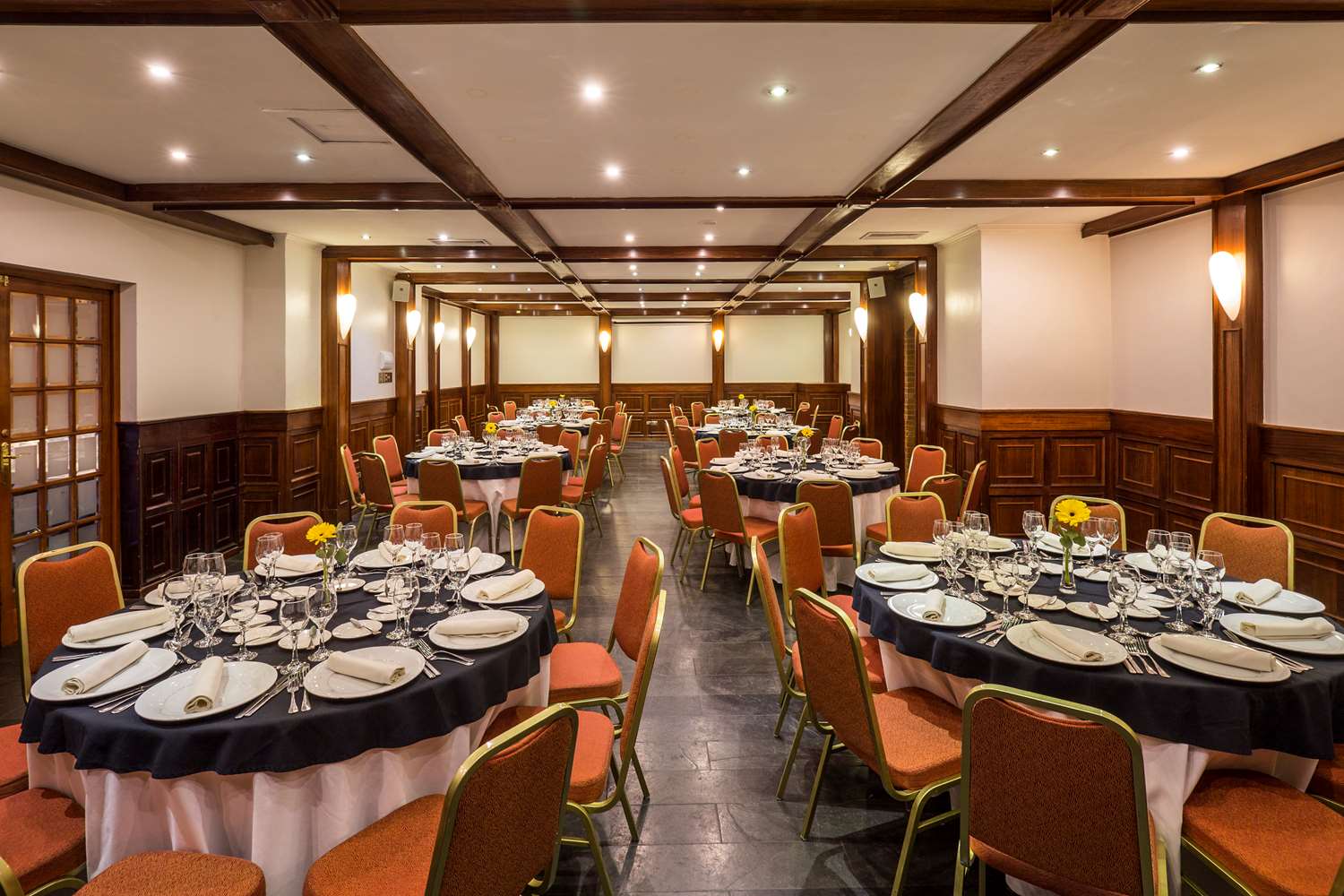 restaurant cafeteria