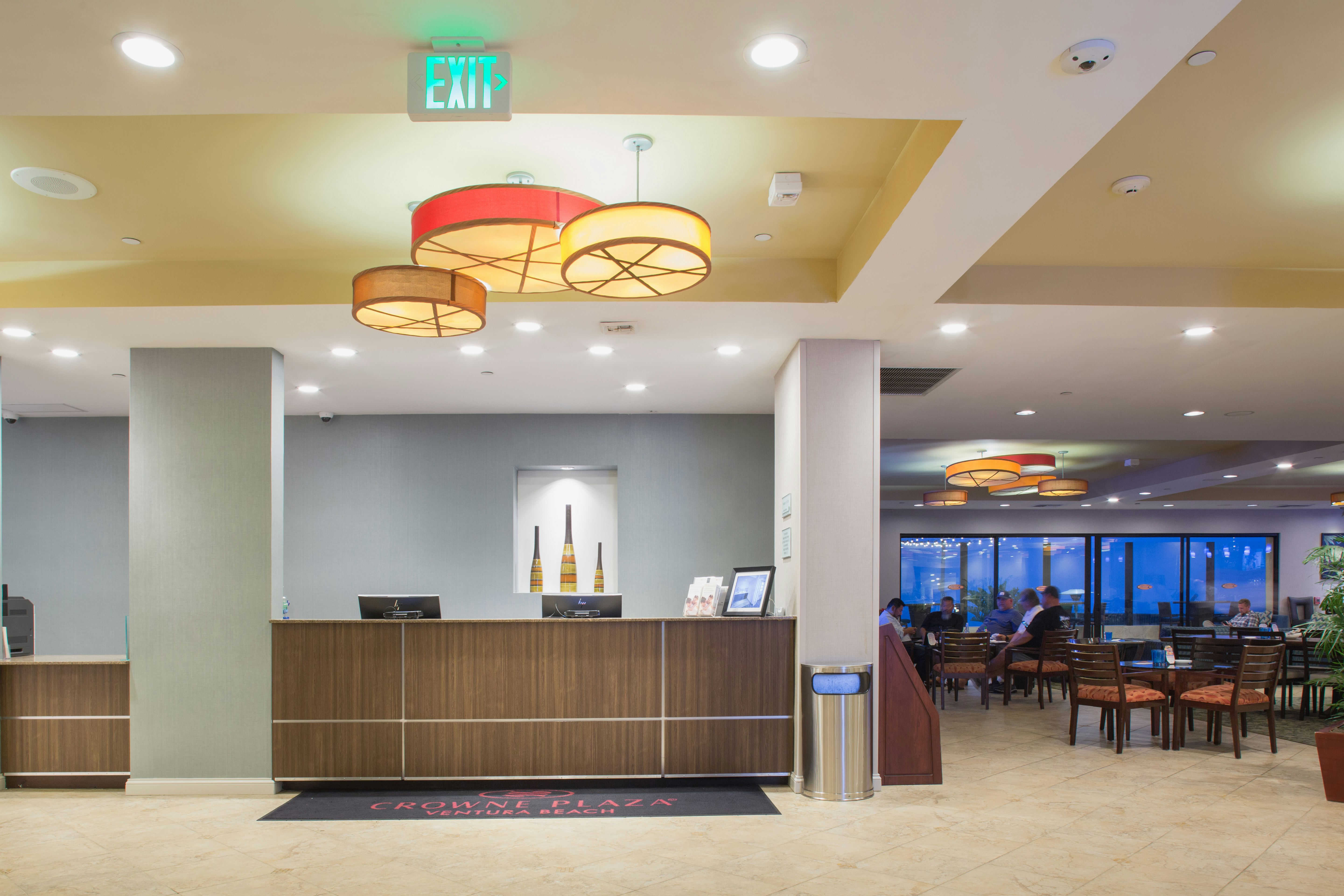 Crowne Plaza Ventura Beach 10/74