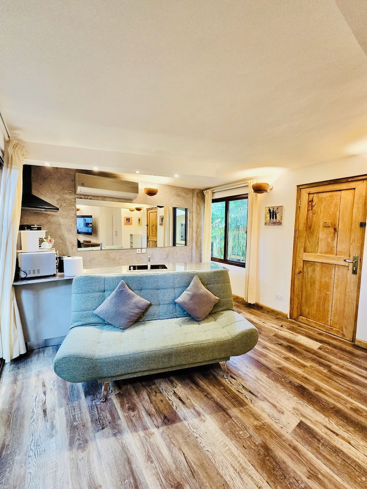 La Villa Boutique Hotel 20/69