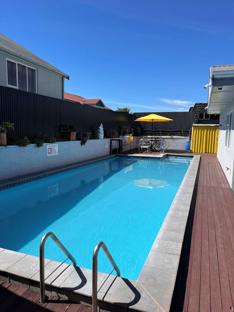 Kowhai And Colonial Motel 29/49