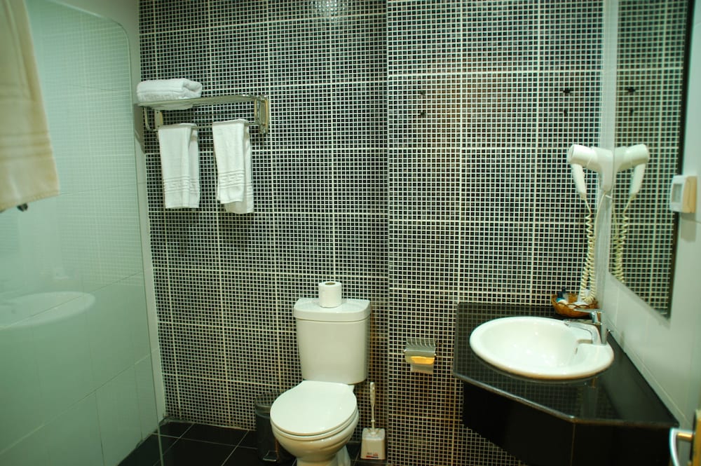 MINA HOTEL 65/65