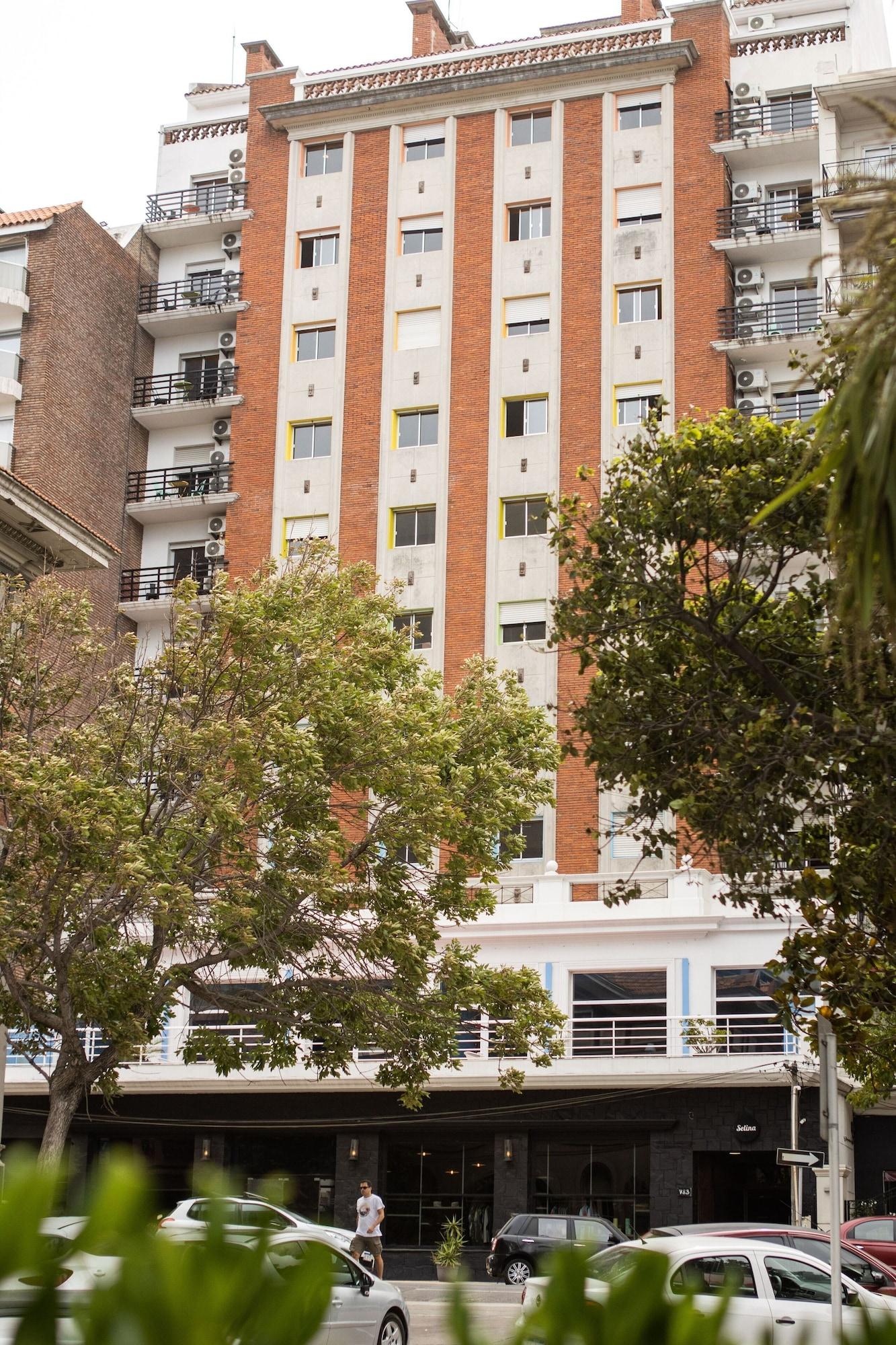 Selina Montevideo 12/61