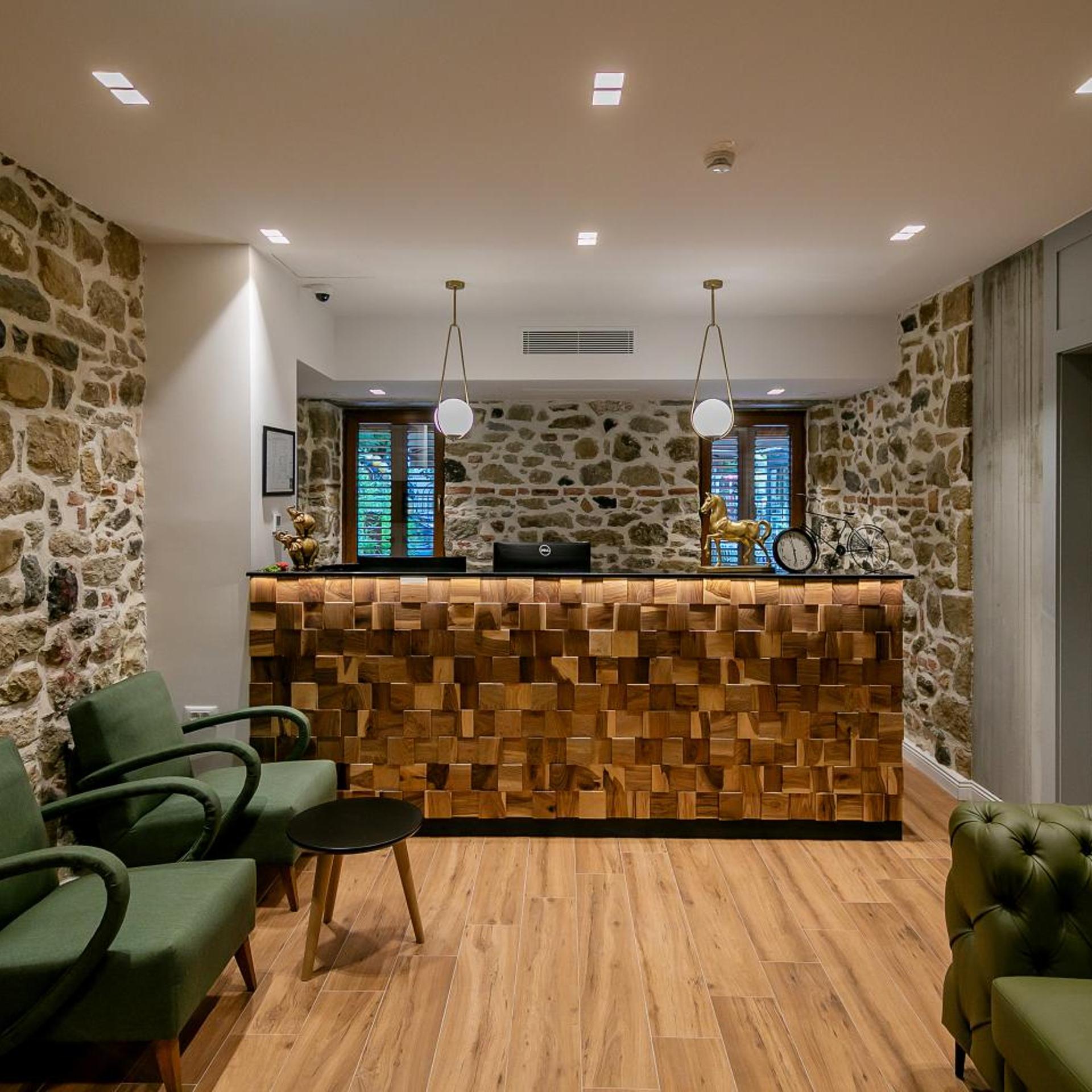 Vecchia Boutique Hotel 10/69