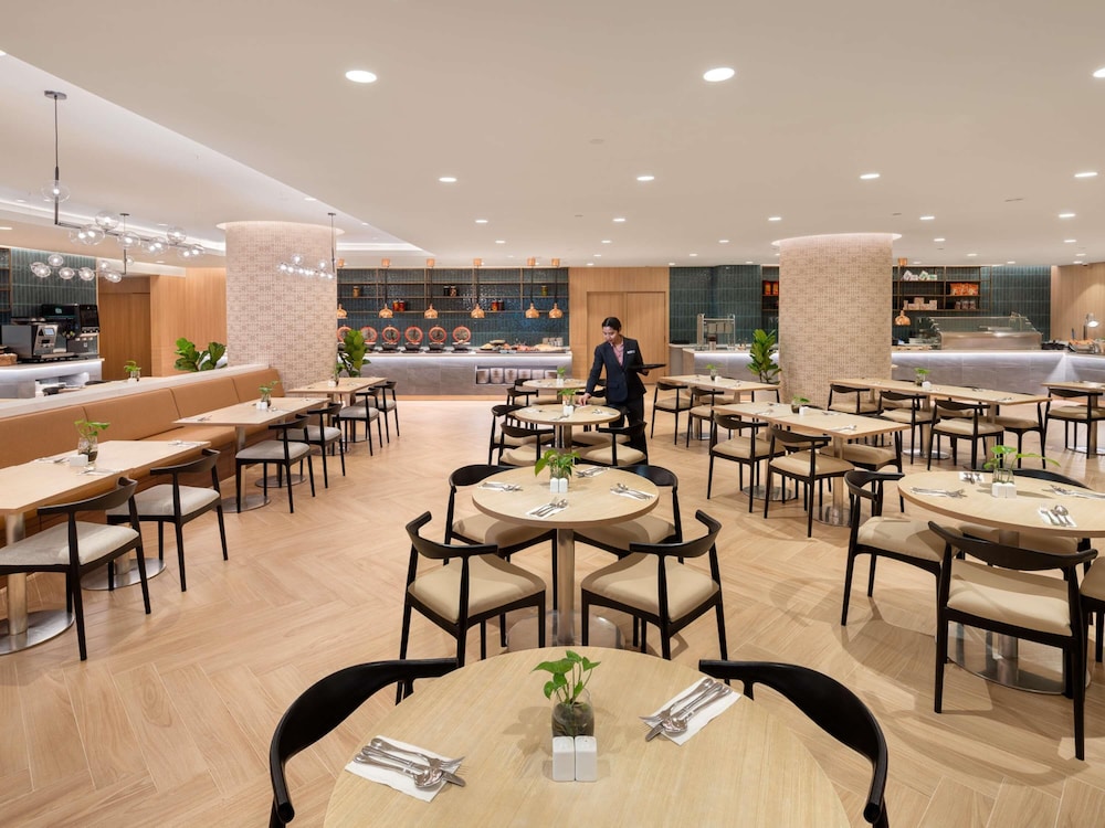 Grand Mercure Singapore Roxy 48/66