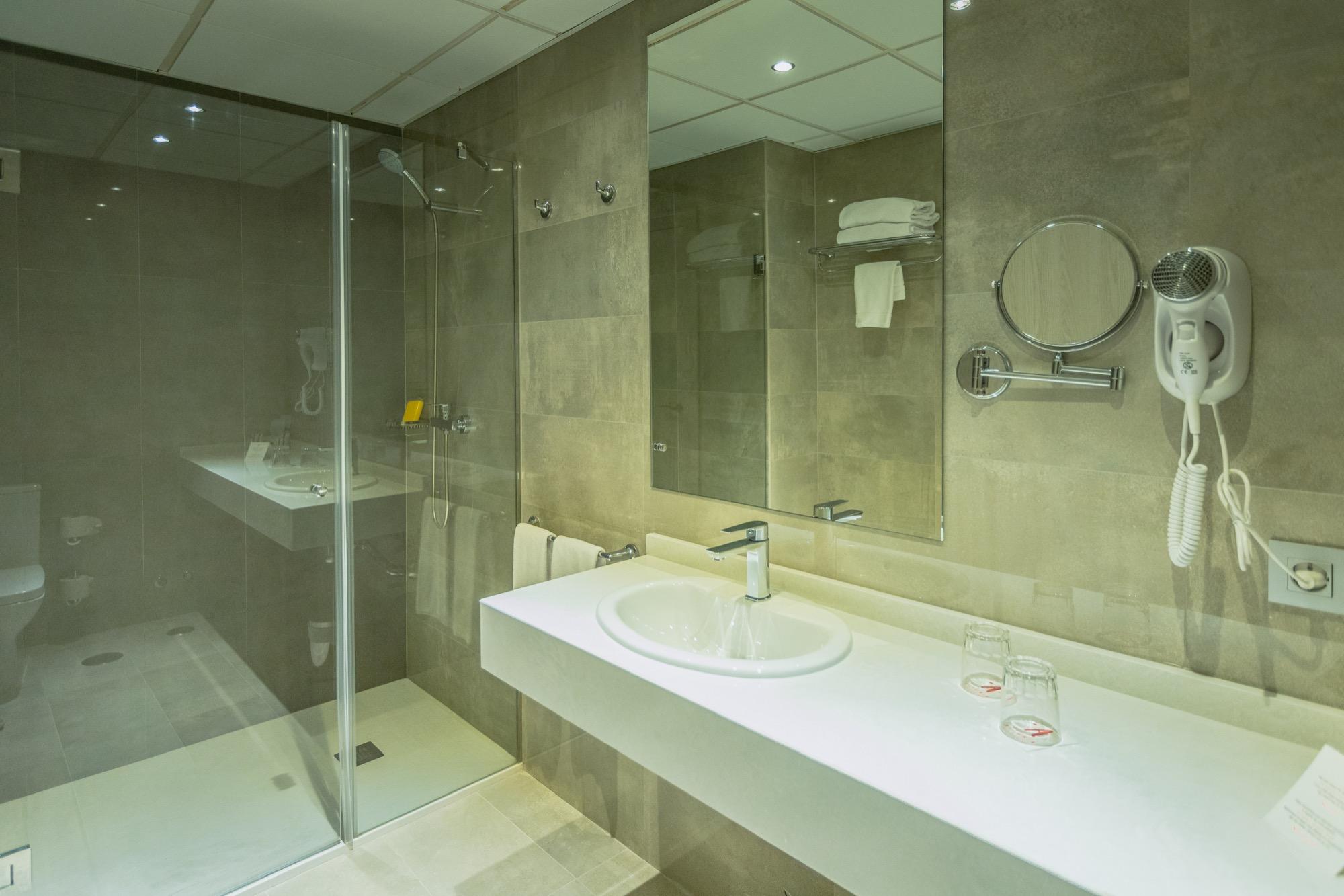 Deluxe, Double Bed, Sea View, Balcony or Terrace