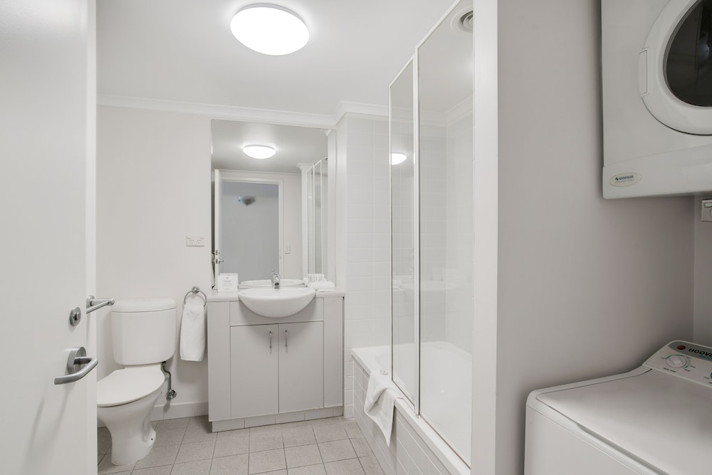 MainStay Suites Williamstown 14/63