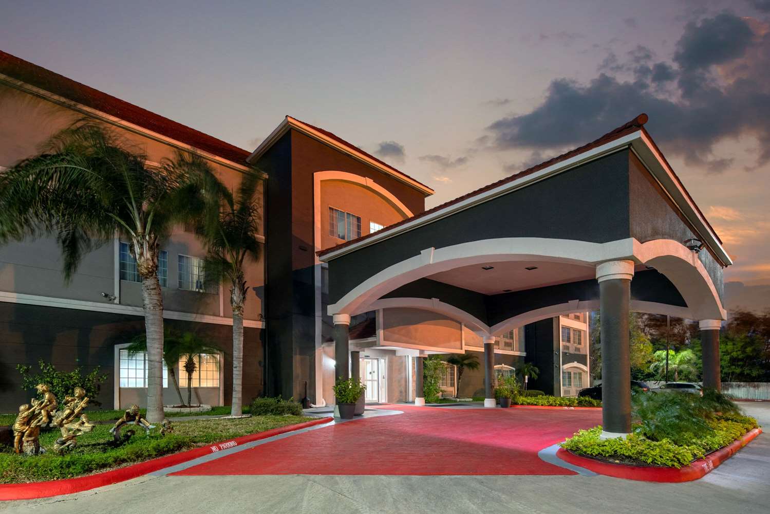 La Quinta Inn & Suites by Wyndham Brownsville North 2/27