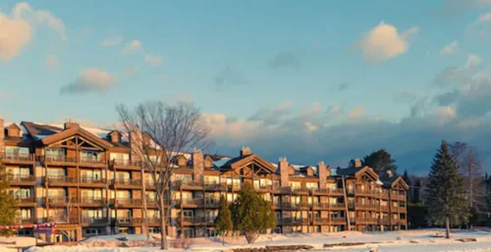 LE GRAND LODGE MONT-TREMBLANT 13/69