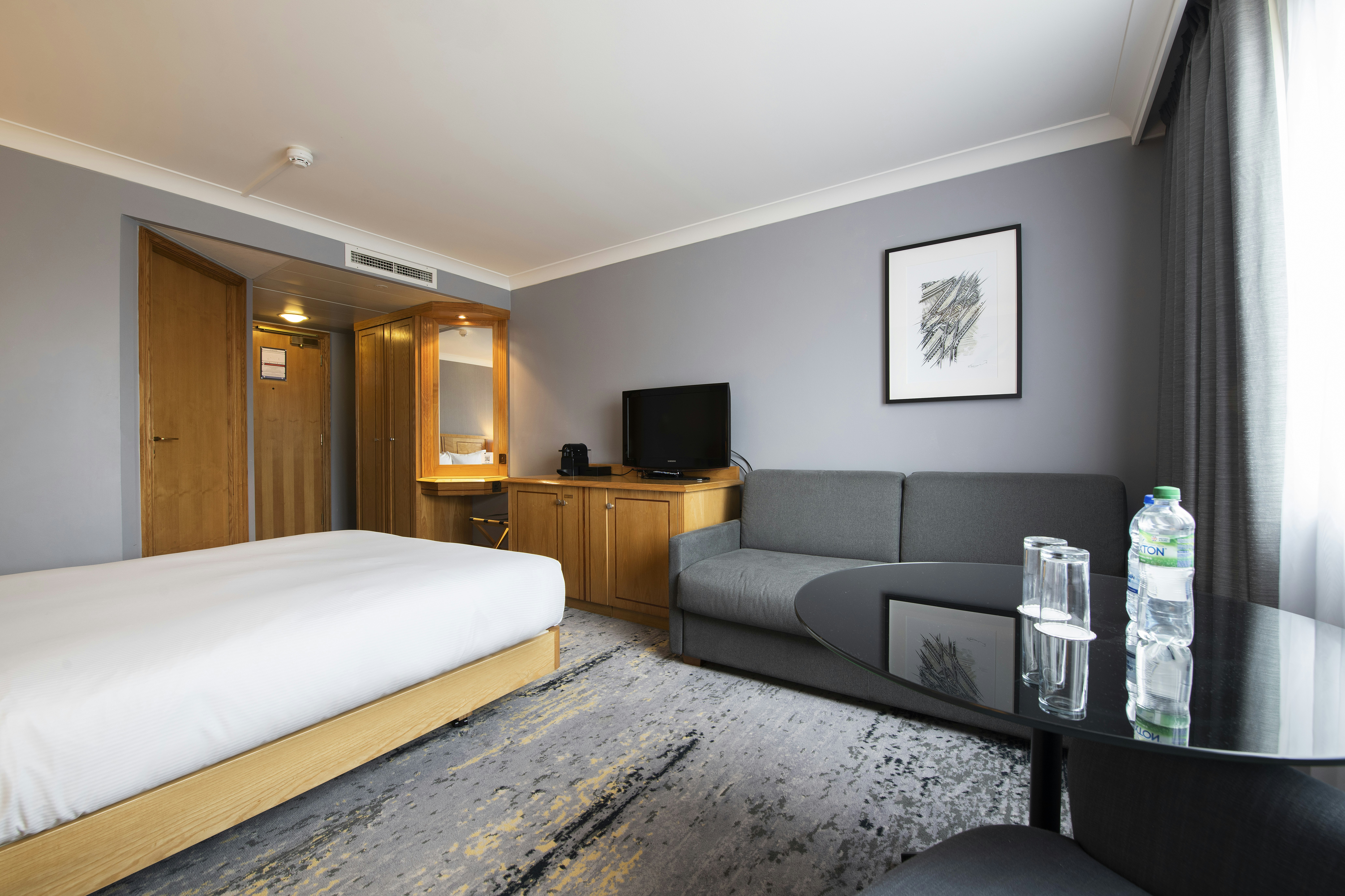 DELUXE, FAMILY, QUEEN BED