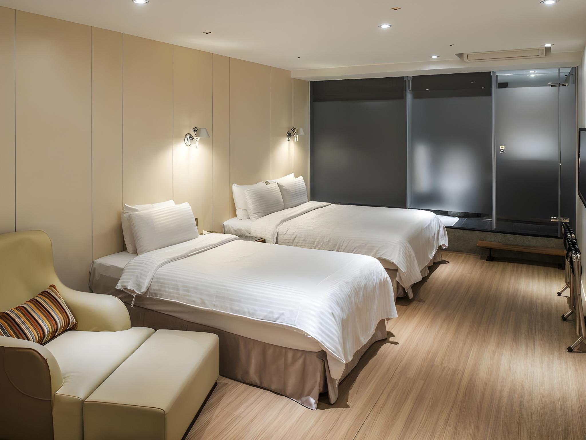 Elite, Twin Beds, No Window, High Floor