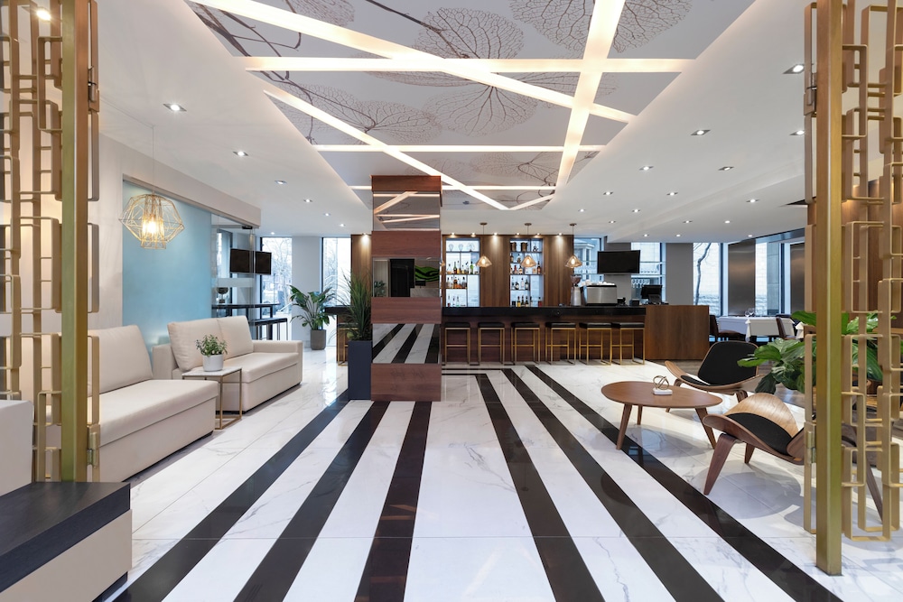 Sens Hotel 10/64
