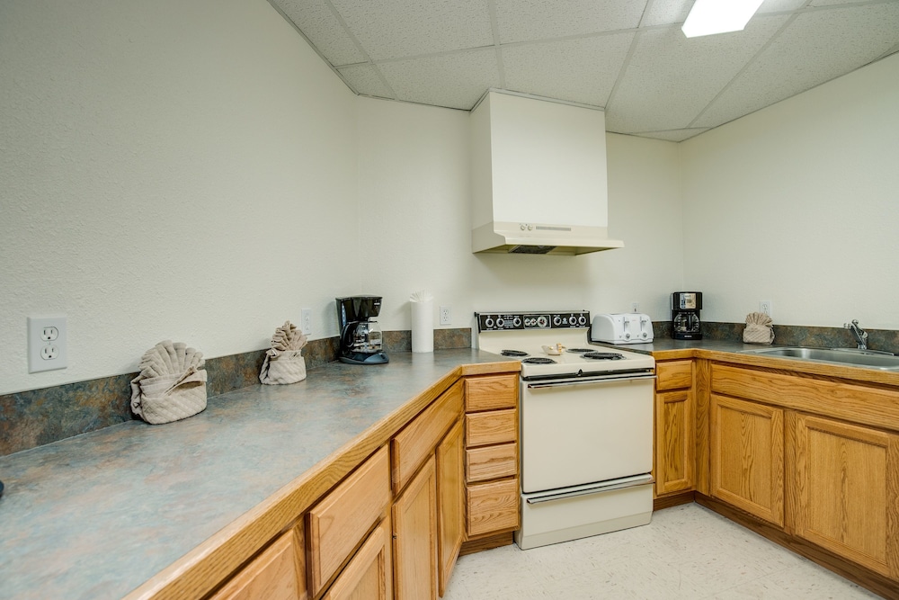 Pine Ridge Condominiums 23/50