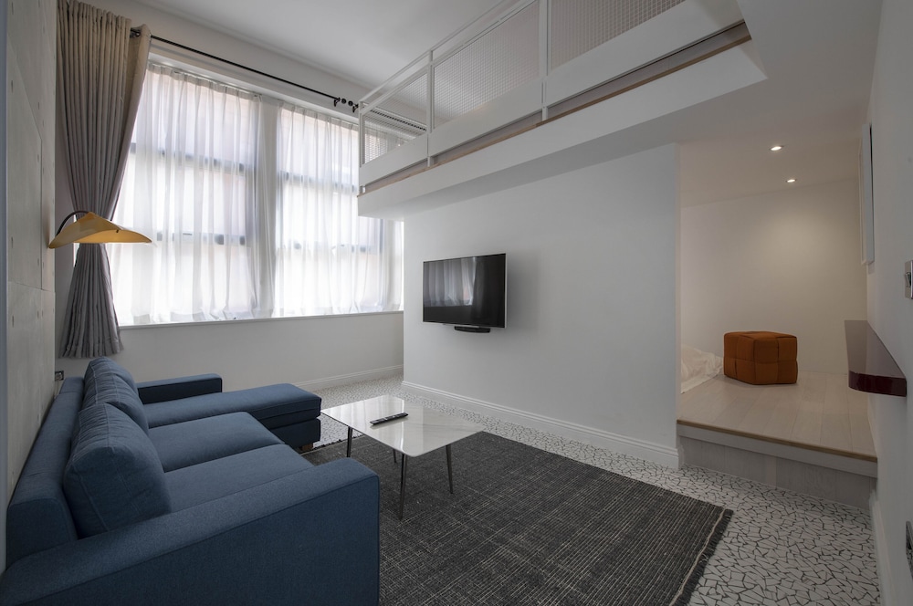 Trueman Court Luxury Serviced Apartments 35/55
