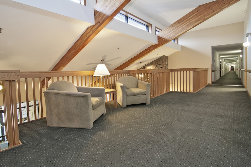 Boarders Inn Suites Faribault Mn 57/80