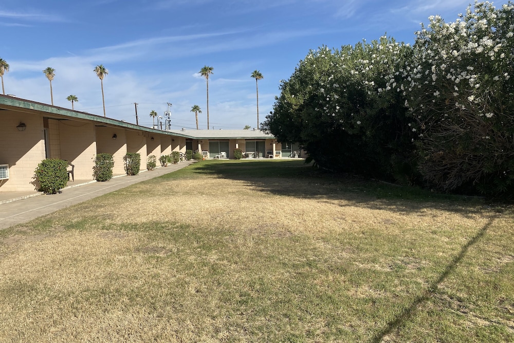Hotel Yuma AZ Desert Grove 44/47