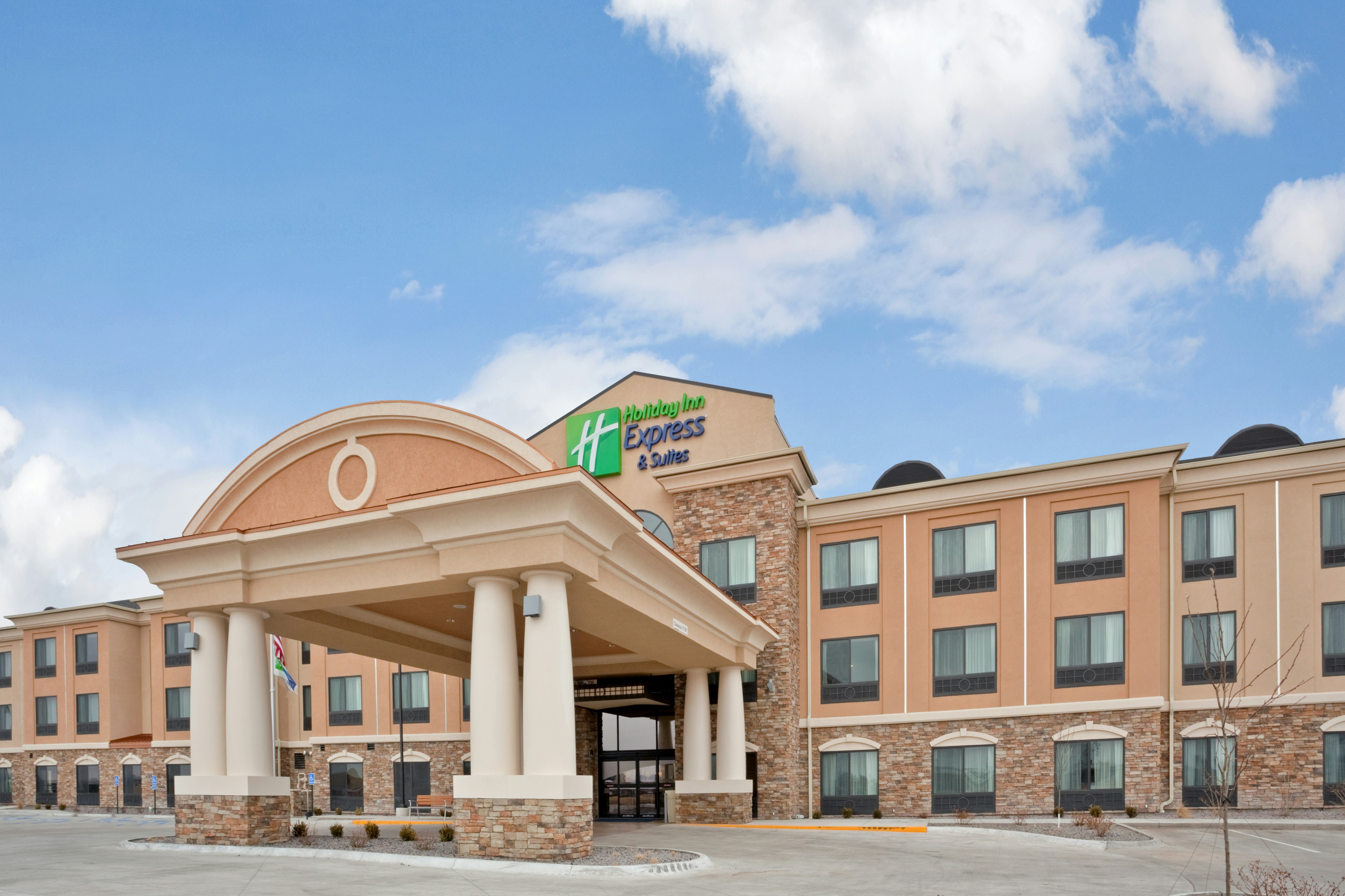 Holiday Inn Express Hotel and Suites Hays 53/53