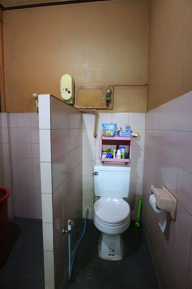 Anurak Guesthouse 8/39