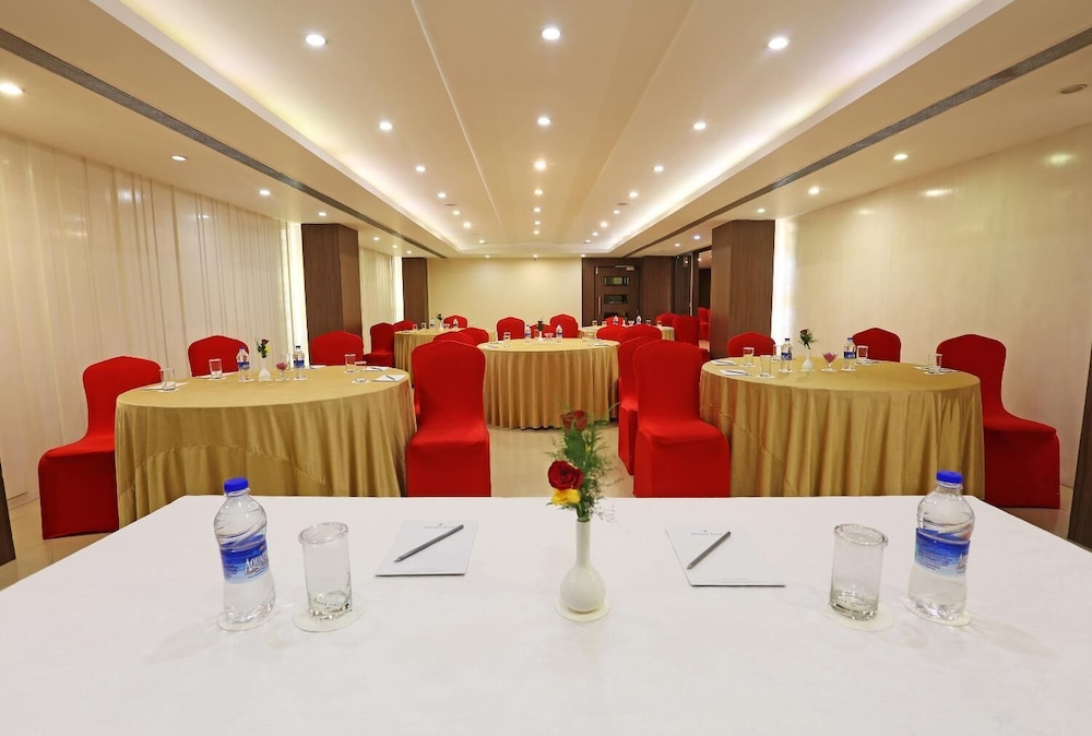 GOLDEN TULIP JAIPUR 45/50