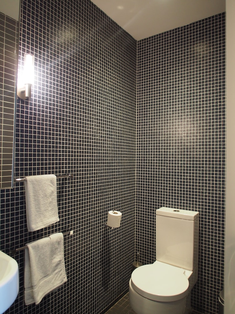 Crown Hotel Surry Hills 21/58
