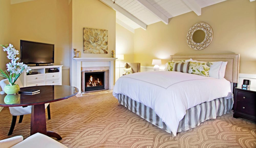PREMIUM, KING BED, JETTED TUB