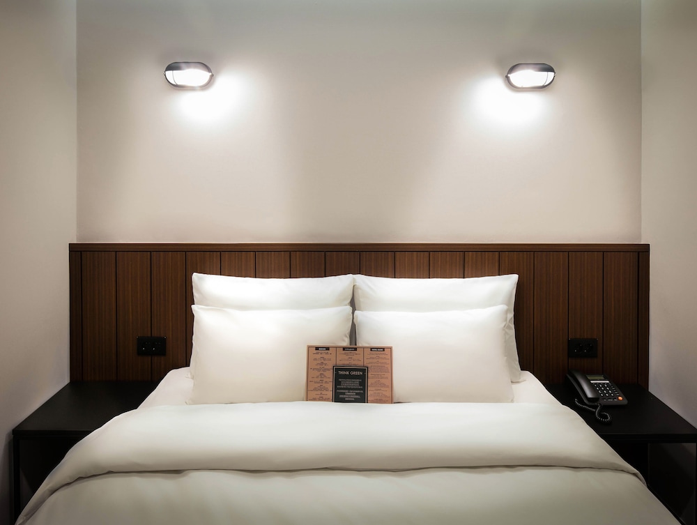 Lumia Hotel Myeongdong 11/25
