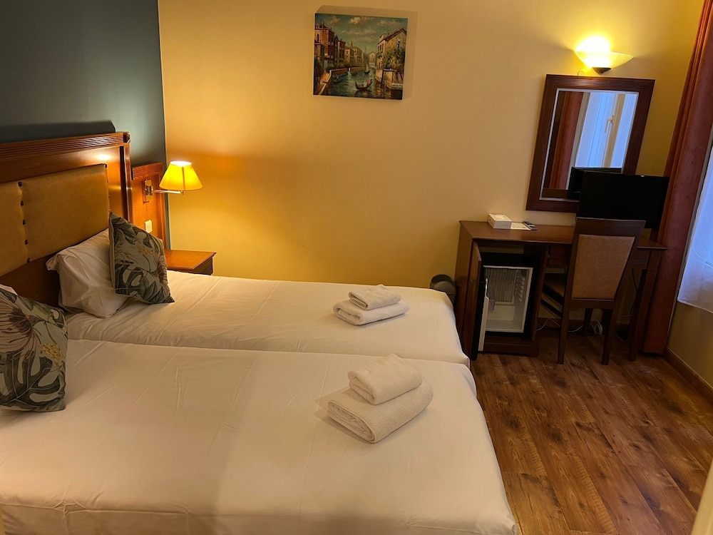 121 Hotel Paris 15/22