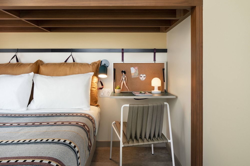 Moxy Oakland Downtown 10/44