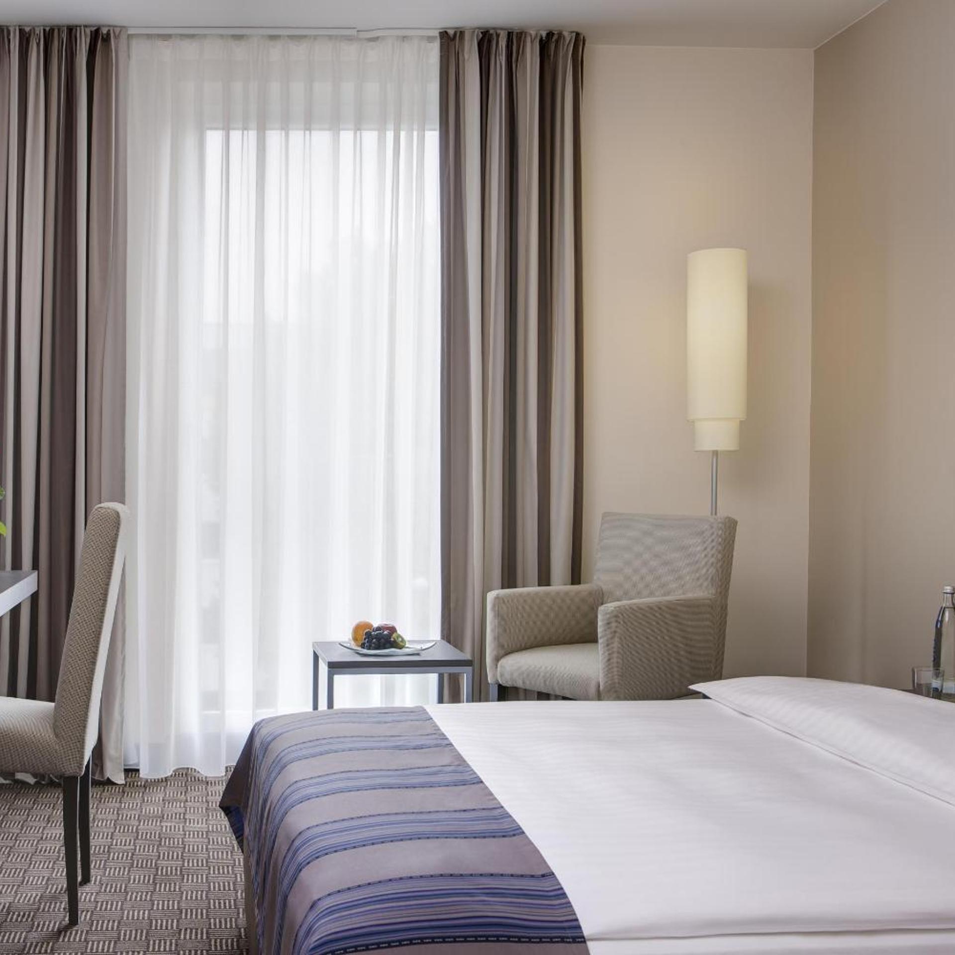 Business, Plus, Double or Twin Bed