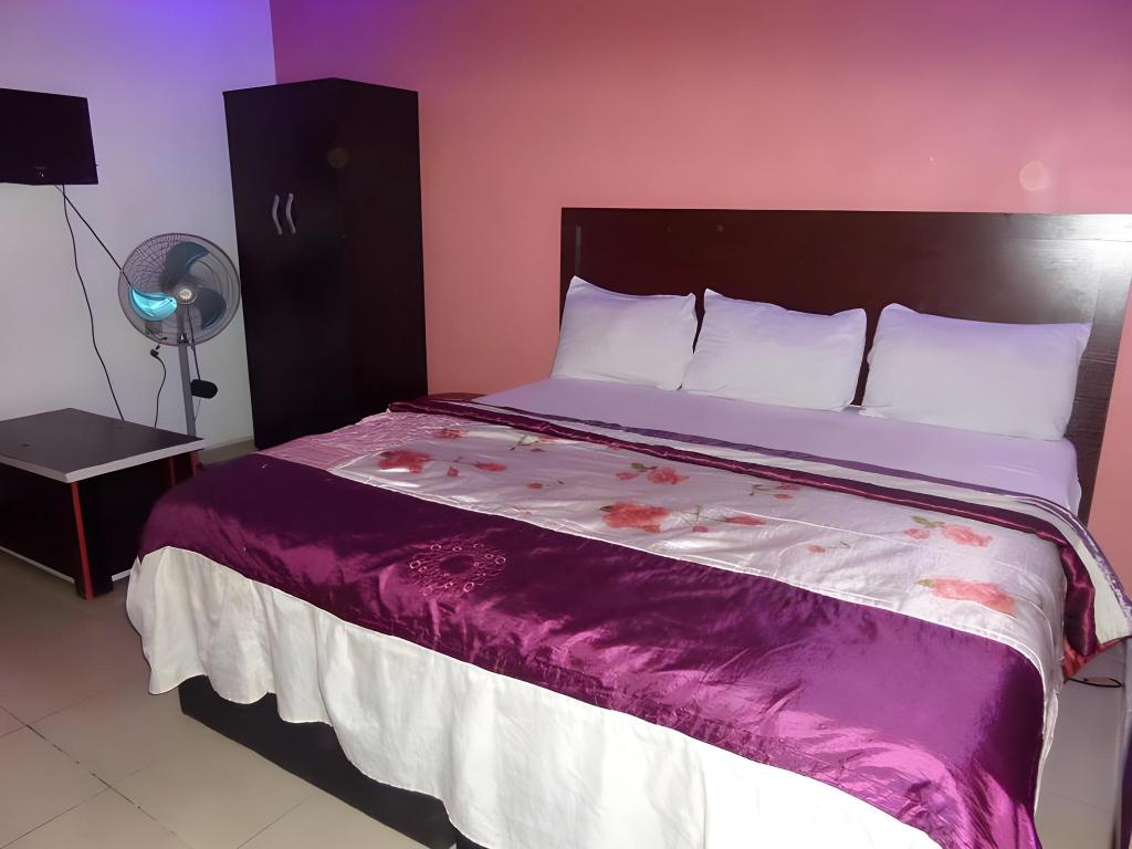 Time View Hotel & Suites 8/17