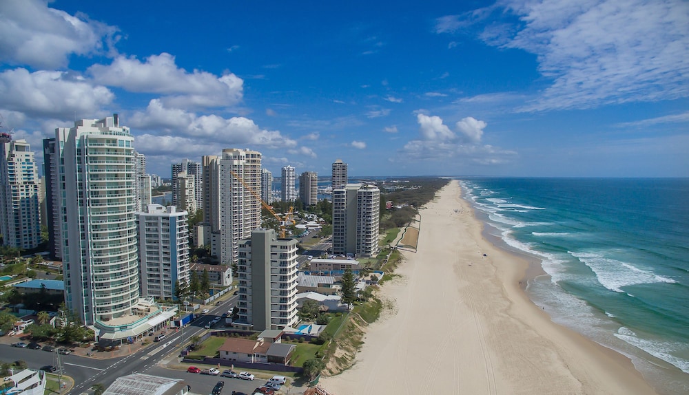Pacific Views Resort 70/73