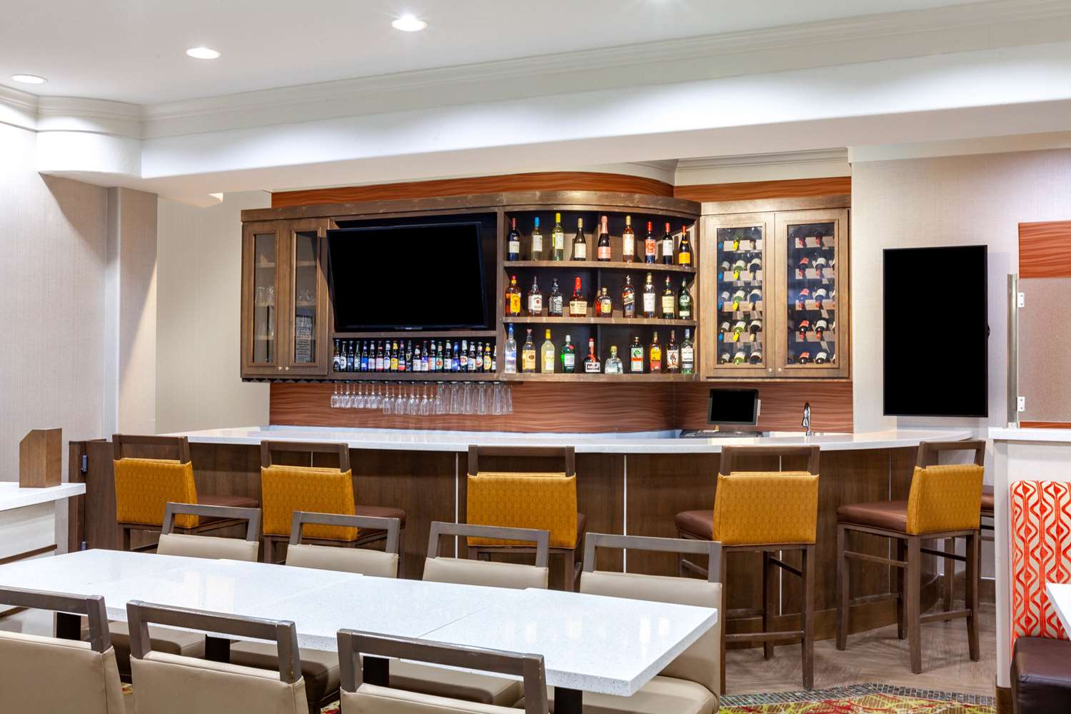 La Quinta Inn & Suites by Wyndham Houston Channelview 54/66