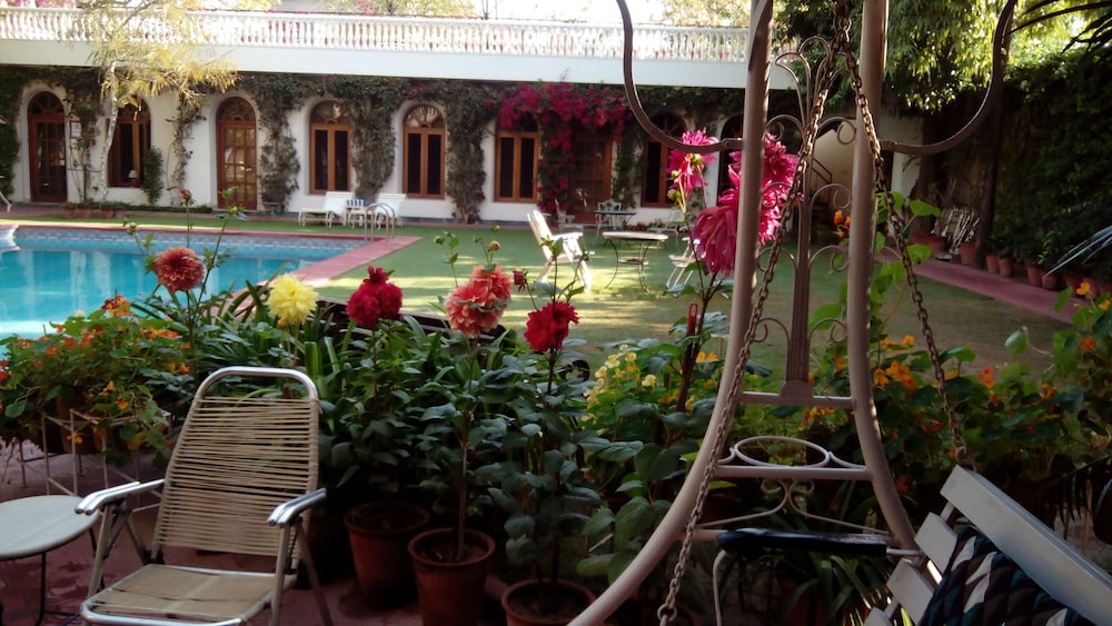 Hotel Megh Niwas 34/46