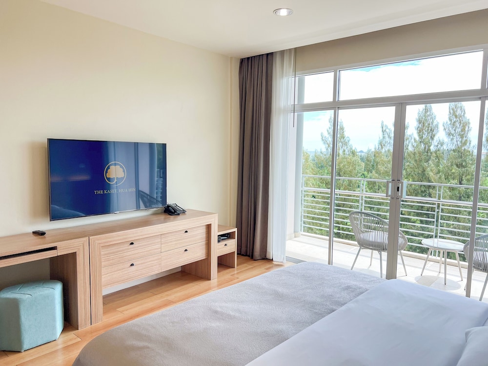 Room, King Bed, Kset View، The Kaset Hua Hin 6/10