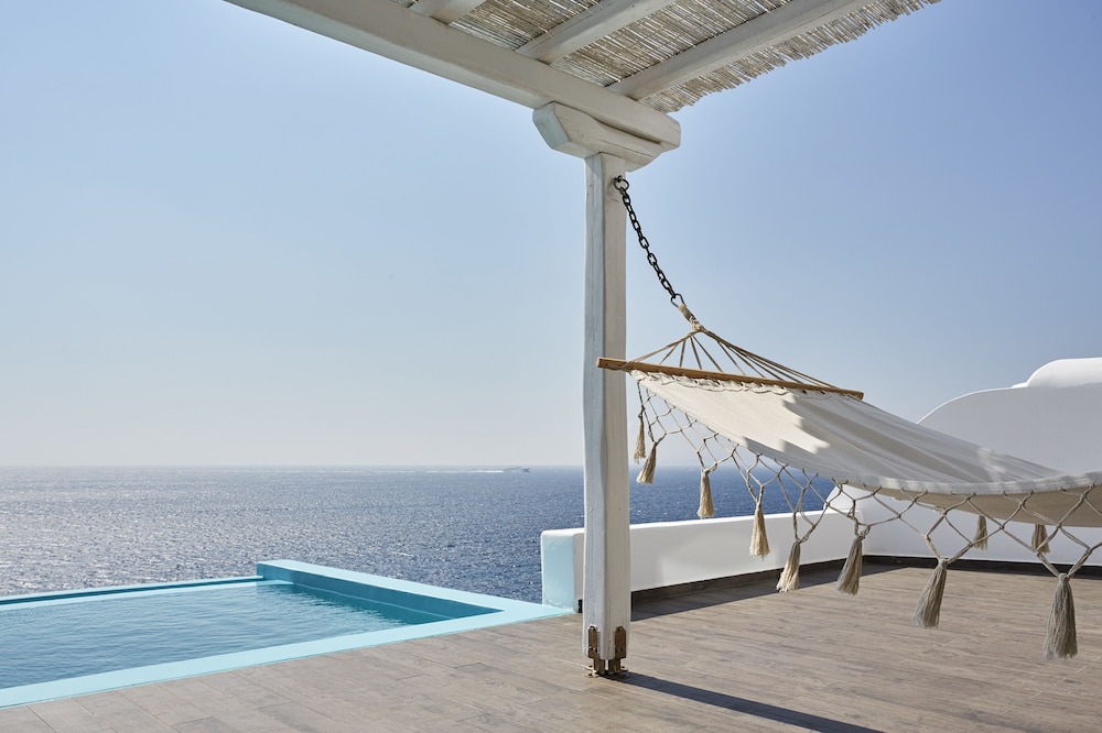 Kouros Hotel and Suites 12/41