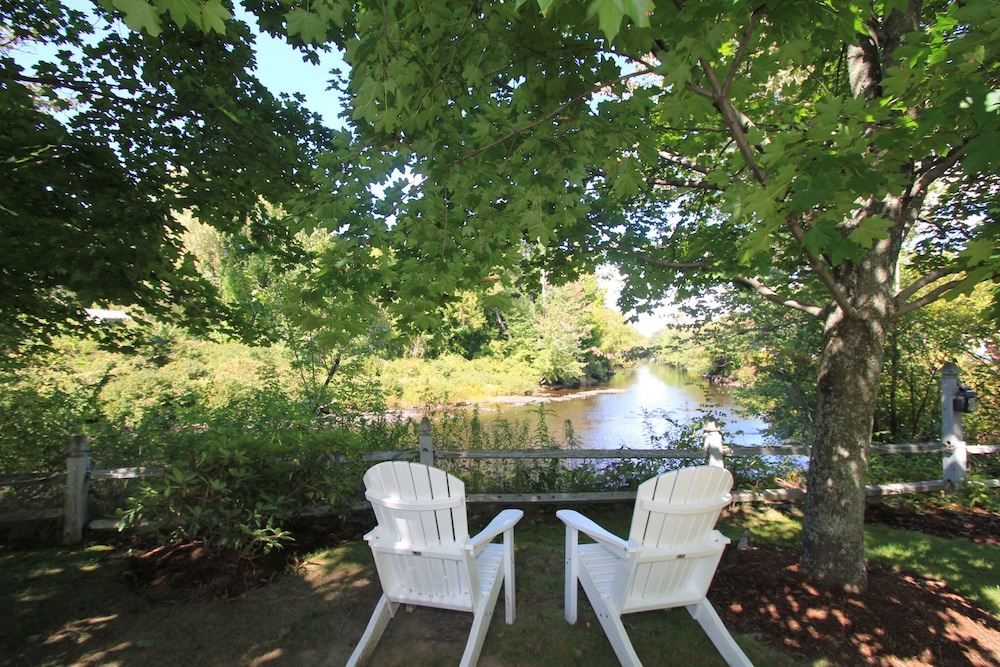 Riverhouse by Weekender 39/45