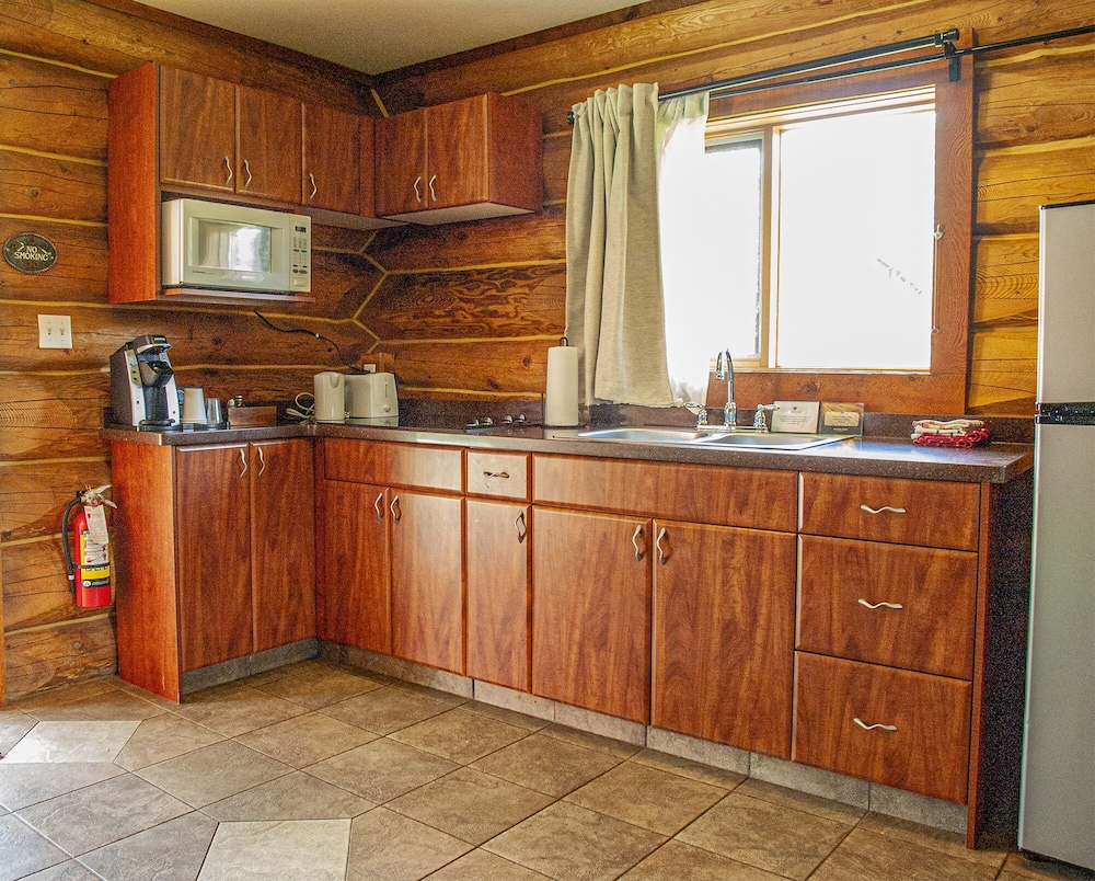 Glacier House Resort 11/36