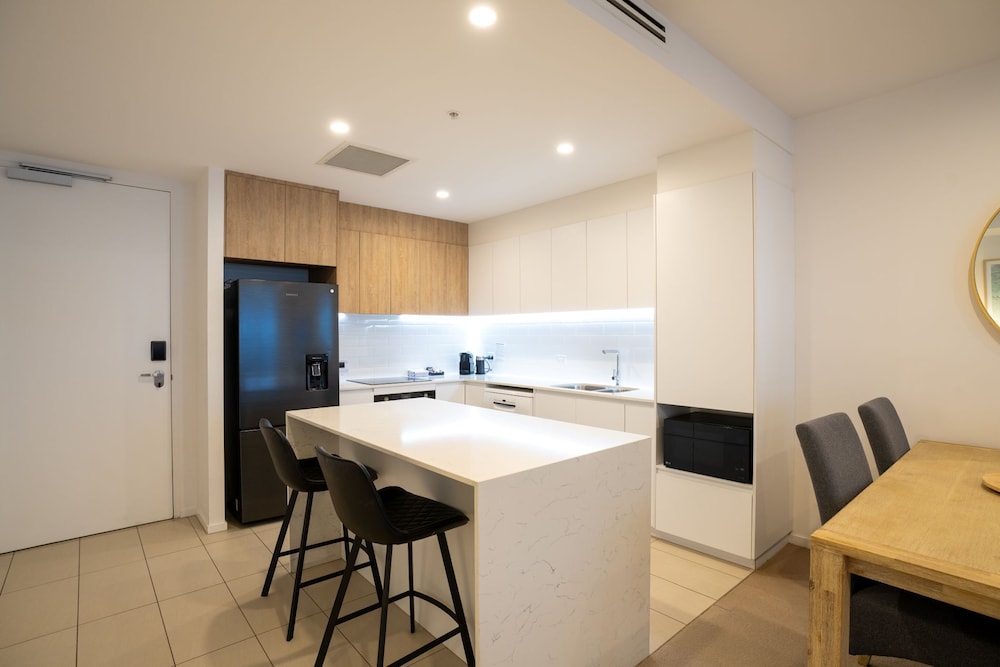 Iconic Kirra Beach Resort 62/72