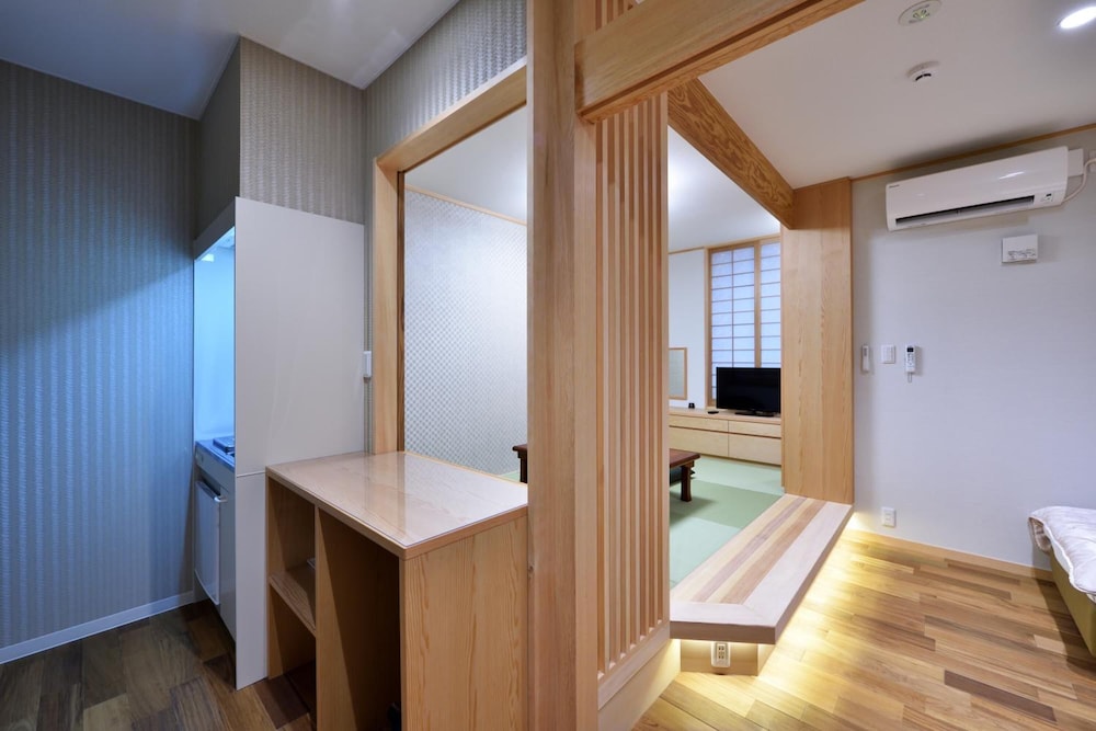 Hotel Hanakomichi 9/63