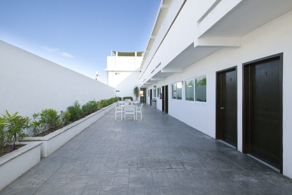 Hotel Del Sol 40/47