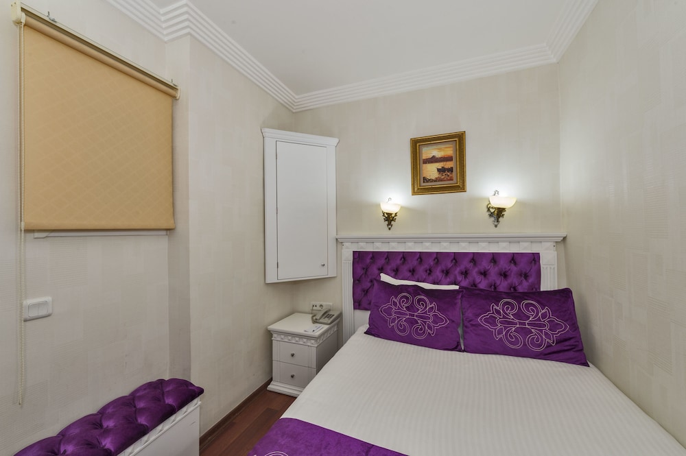 Istanbul Holiday Hotel 12/68