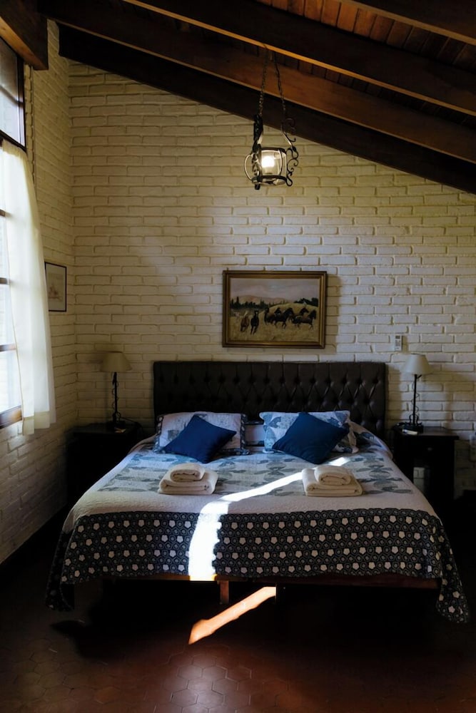 Basic, King Bed, Near the Street