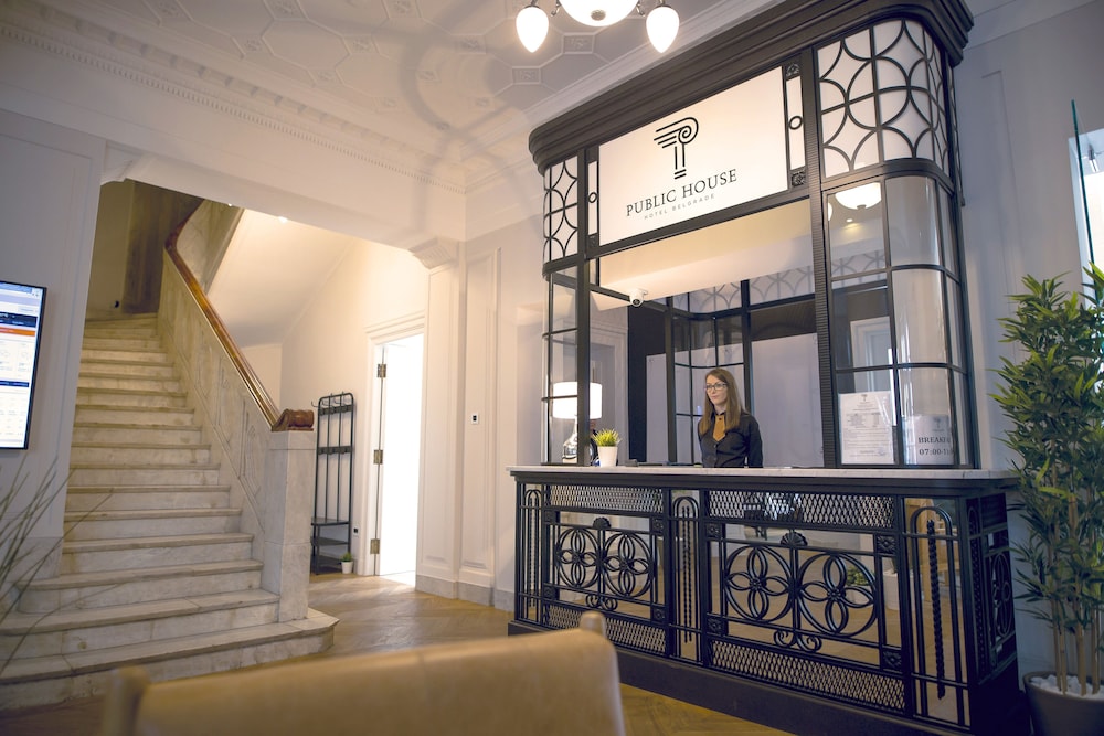 Public House Hotel 6/50