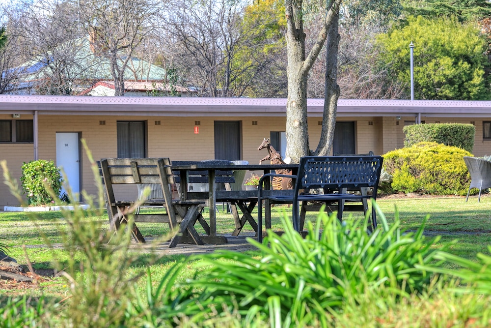 HAMILTON HUME MOTOR INN YASS 19/26